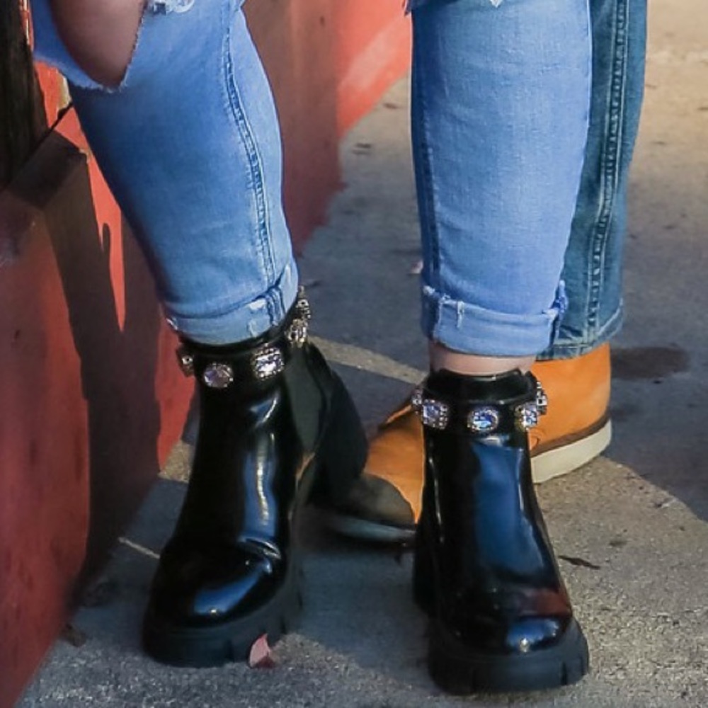MADDEN GIRL
HONEYY BOOTIE
